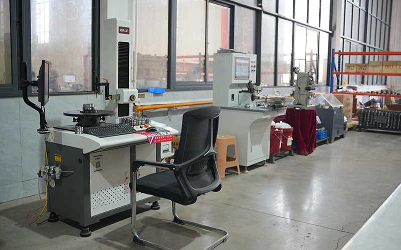 Intelligent digital height gauge and length measuring instrument